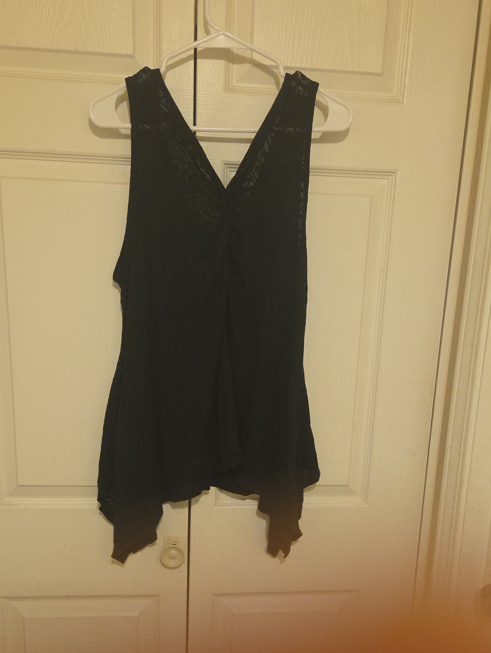 mercer & madison Black V-Neck Lace-Trim Handkerchief Hem Tank